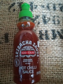 GO TAN SRIRACHA HOT CHILLI SAUCE 215ML